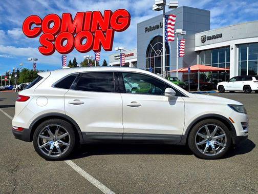 White Platinum Metallic Tri-Coat 2015 Lincoln MKC Base