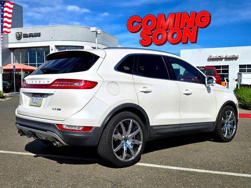 White Platinum Metallic Tri-Coat 2015 Lincoln MKC Base