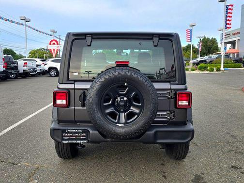 Granite Crystal Metallic Clearcoat 2026 Jeep Wrangler Sport