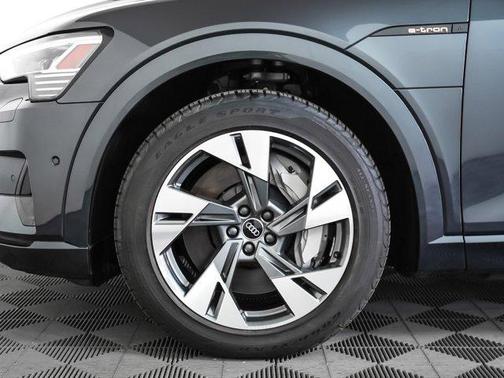 2021 Audi e-tron Premium