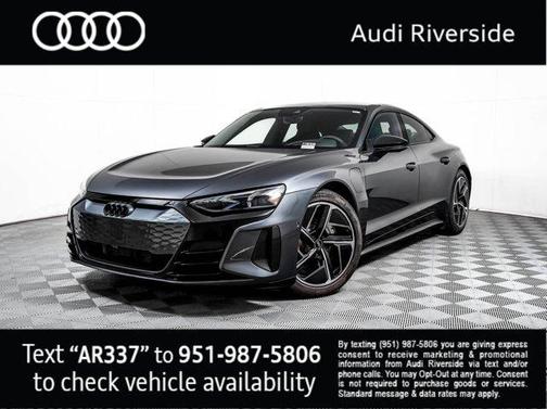 Daytona Gray Pearl Effect 2023 Audi RS e-tron GT quattro