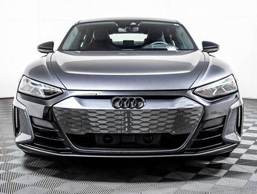 Daytona Gray Pearl Effect 2023 Audi RS e-tron GT quattro