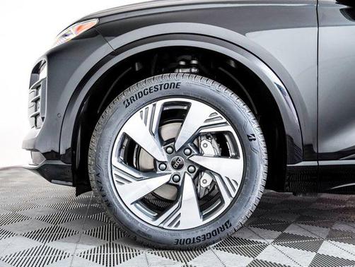 2025 Audi Q6 e-tron Premium Plus quattro