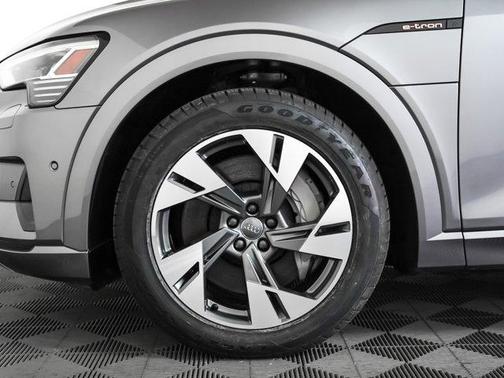 2020 Audi e-tron Sportback Premium Plus