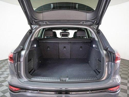 2025 Audi Q6 e-tron Premium Plus quattro