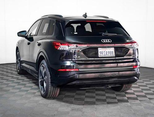 Mythos Black Metallic 2024 Audi Q4 e-tron Premium Plus 55 quattro