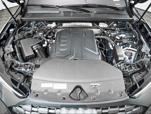 Tambora Gray Metallic 2026 Audi Q5 Premium TFSI quattro S tronic