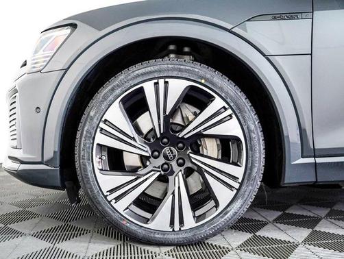 2024 Audi Q8 e-tron Prestige