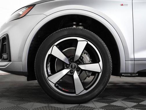 2022 Audi Q5 45 S line Premium Plus