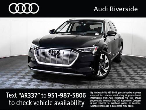 Mythos Black Metallic 2022 Audi e-tron Premium Plus