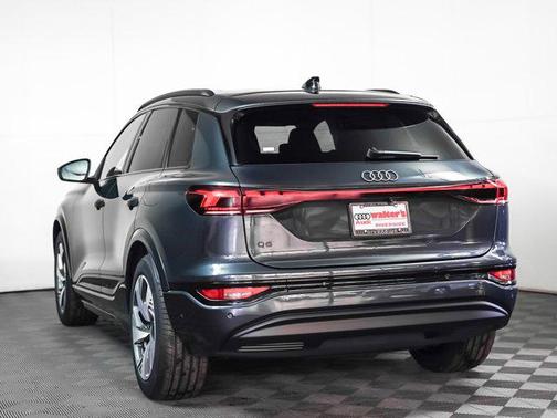 2025 Audi Q6 e-tron Prestige quattro