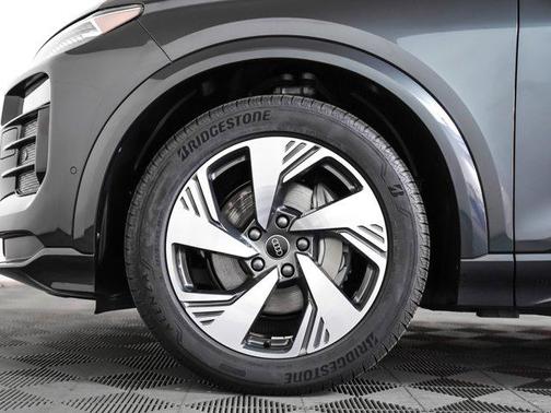 2025 Audi Q6 e-tron Prestige quattro