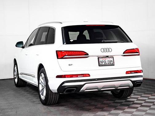 2025 Audi Q7 55 Premium