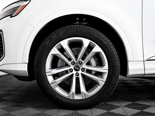 2025 Audi Q7 55 Premium