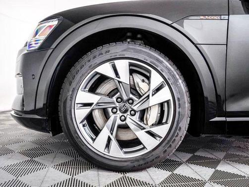 2021 Audi e-tron Premium