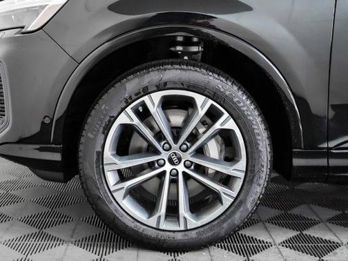 2026 Audi Q7 45 Premium