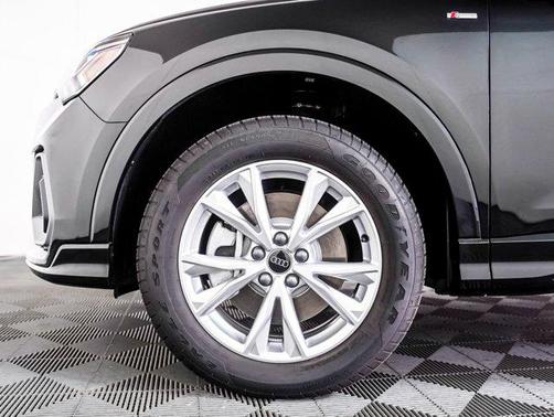 2024 Audi Q3 45 S line Premium Plus