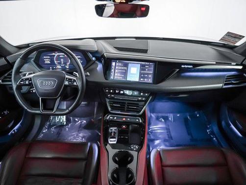 2024 Audi e-tron GT Premium Plus quattro