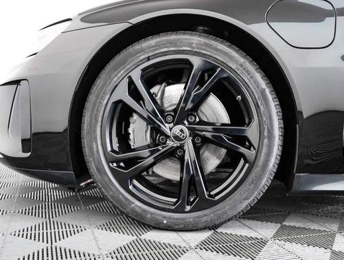 2024 Audi e-tron GT Premium Plus quattro