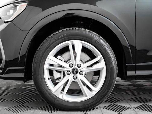 2022 Audi Q3 45 S line Premium
