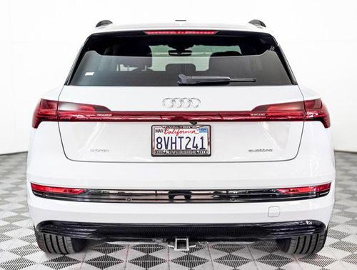 2021 Audi e-tron Premium Plus