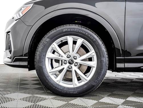 Mythos Black Metallic 2023 Audi Q3 45 S line Premium Plus