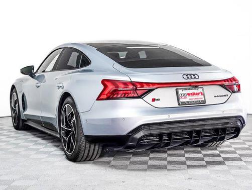 2024 Audi RS e-tron GT quattro