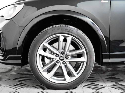 2022 Audi Q3 45 S line Premium