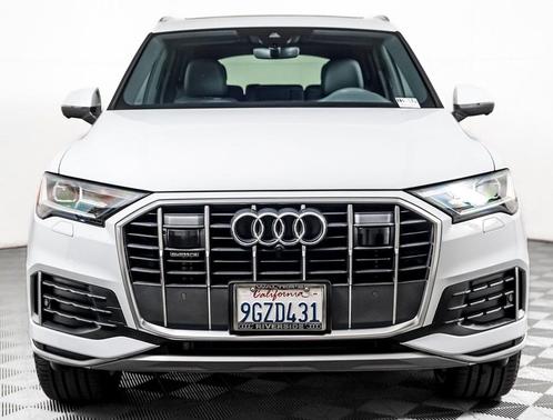 Glacier White Metallic 2023 Audi Q7 45 Premium