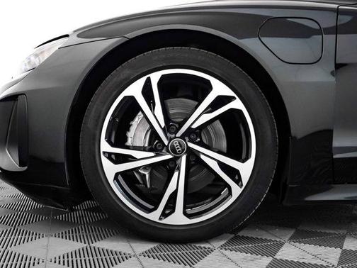 2023 Audi e-tron GT Premium Plus quattro