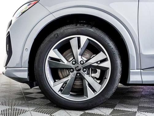 2024 Audi Q4 e-tron Prestige 55 quattro