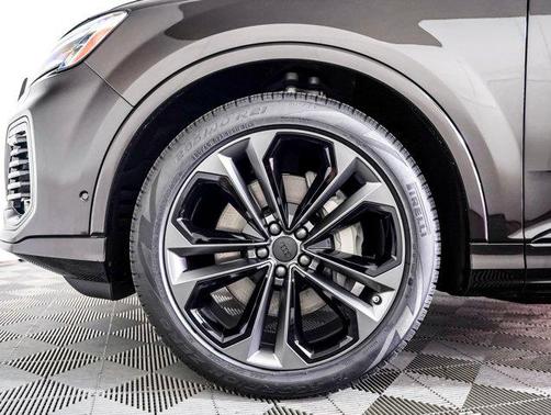 2026 Audi Q7 55 Premium Plus