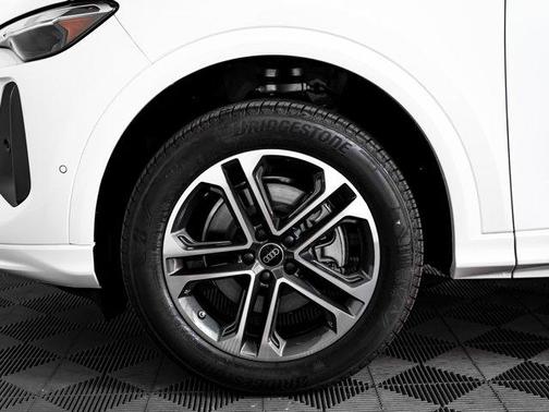 2025 Audi Q5 Premium