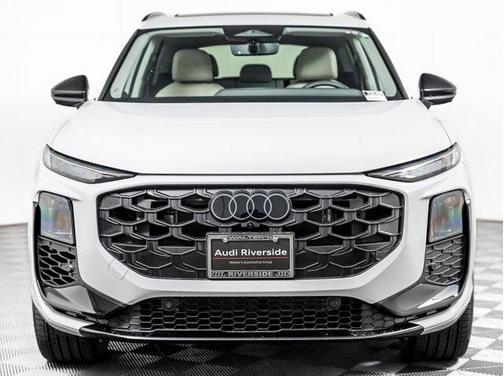 Glacier White Metallic 2026 Audi Q3 TFSI quattro S tronic
