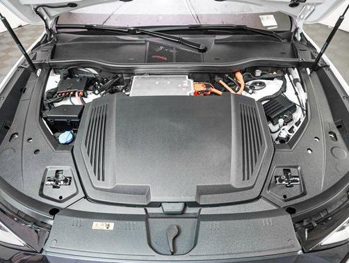 2024 Audi Q8 e-tron Prestige