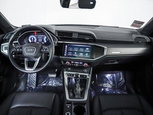 2024 Audi Q3 Premium 45 TFSI S line quattro Tiptronic