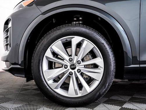 2025 Audi Q6 e-tron Premium