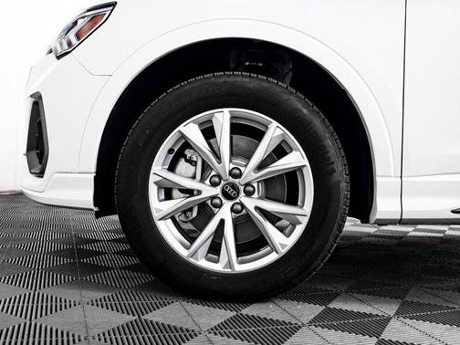 2025 Audi Q3 45 S line Premium Plus