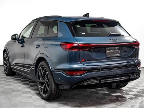 Plasma Blue Metallic 2027 Audi SQ6 e-tron Premium Plus quattro