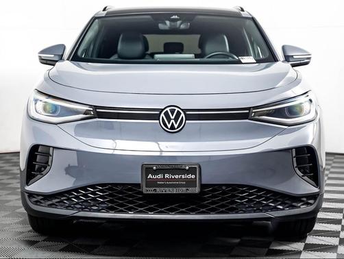 Pure Gray 2023 Volkswagen ID.4 S