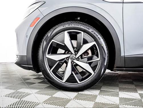 Pure Gray 2023 Volkswagen ID.4 S