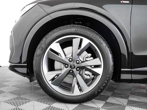 2025 Audi Q4 e-tron Premium 55 quattro