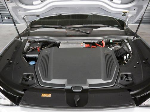 2022 Audi e-tron Premium
