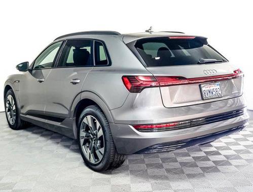2021 Audi e-tron Premium