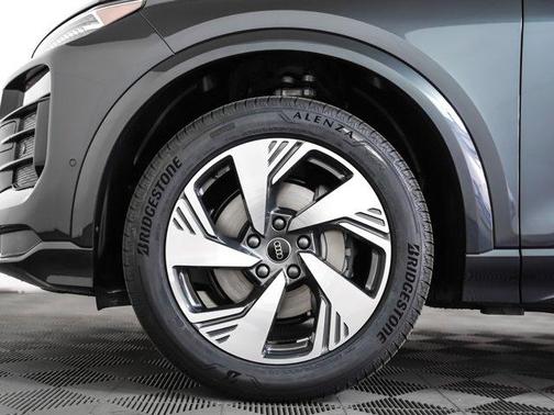 2025 Audi Q6 e-tron Premium Plus quattro