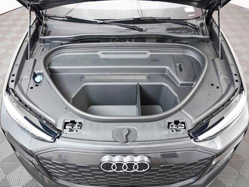 2025 Audi Q6 e-tron Premium Plus quattro