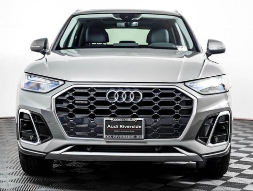 Chronos Gray Metallic 2023 Audi Q5 45 S line Premium