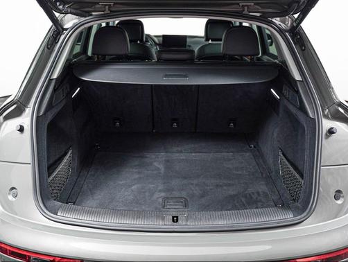 Chronos Gray Metallic 2023 Audi Q5 45 S line Premium