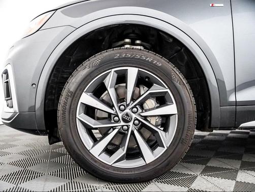 Daytona Gray Pearl Effect 2023 Audi Q5 45 S line Prestige