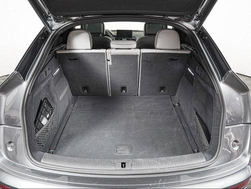 Daytona Gray Pearl Effect 2023 Audi Q5 45 S line Prestige